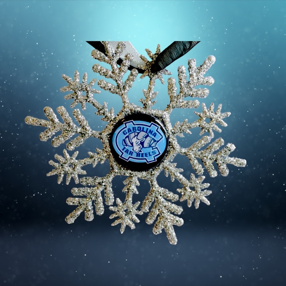 Univ of N Carolina TAR HEELS Handmade Snowflake *NEW*